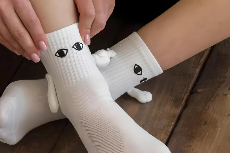 Heartfelt Gift Cartoon Eye Socks