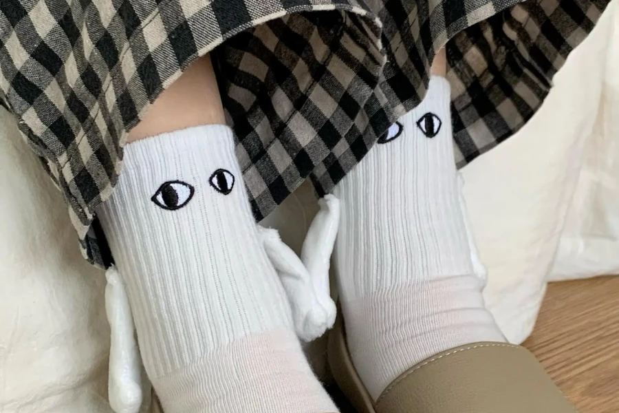 Heartfelt Gift Cartoon Eye Socks